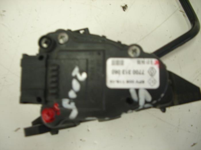Gebrauchte Gaspedalposition Sensor Opel Vivaro 2.5 DTI 16V Preis auf Anfrage angeboten von de Graaf autodemontage B.V.