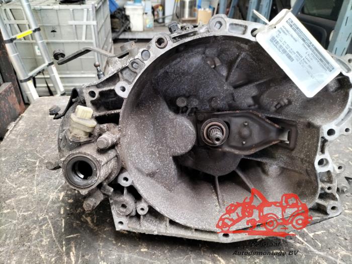 Gebrauchte Getriebe Peugeot 206 (2A/C/H/J/S) 2.0 GTI 16V Preis € 200,00 Margenregelung angeboten von de Graaf autodemontage B.V.