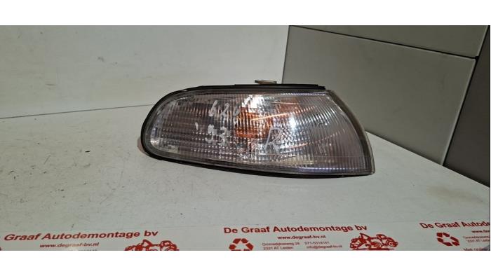 Używane Kierunkowskaz prawy Mazda 626 (GV12) 2.0i 8V Kat. Cena € 10,00 Procedura marży oferowane przez de Graaf autodemontage B.V.