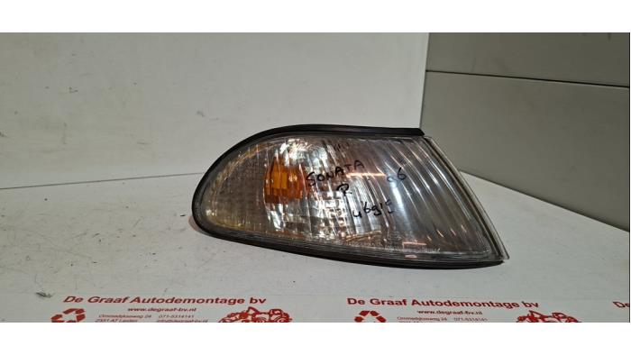 Używane Kierunkowskaz prawy Hyundai Sonata 2.0i GLE Cena € 15,00 Procedura marży oferowane przez de Graaf autodemontage B.V.