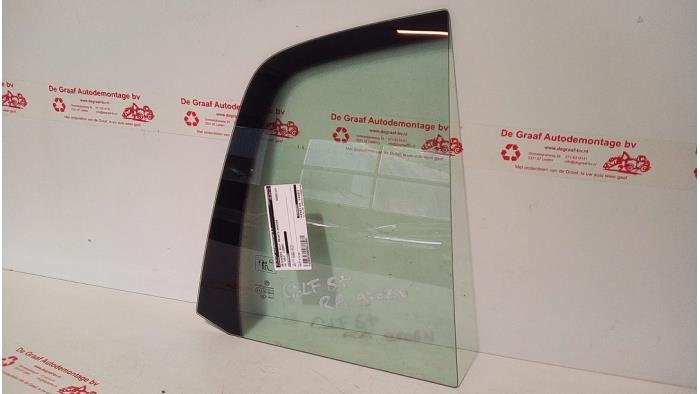 Usados Ventanilla triangular derecha detrás Volkswagen Golf Plus (5M1/1KP) 1.9 TDI 105 Precio € 50,00 Norma de margen ofrecido por de Graaf autodemontage B.V.