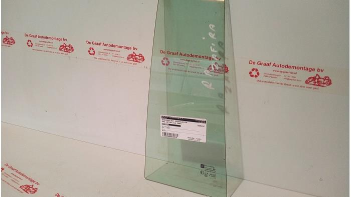 Usados Ventanilla triangular derecha detrás Opel Zafira (M75) 1.6 16V Precio € 20,00 Norma de margen ofrecido por de Graaf autodemontage B.V.