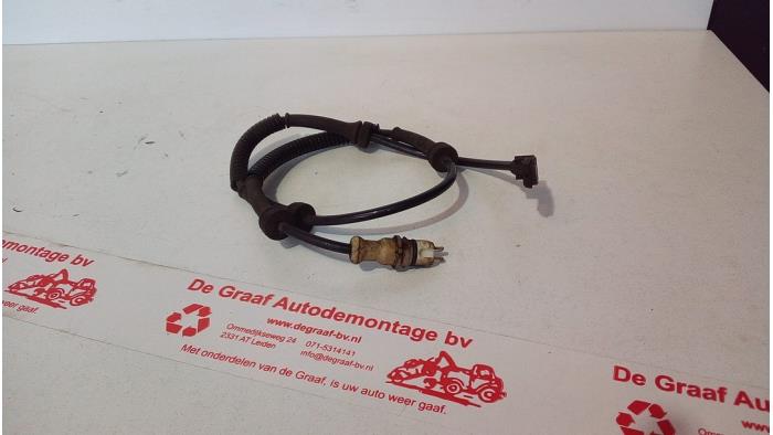 Begagnade ABS-sensor Nissan Primastar 2.0 dCi 90 Pris € 25,00 Marginaltabell erbjuds av de Graaf autodemontage B.V.