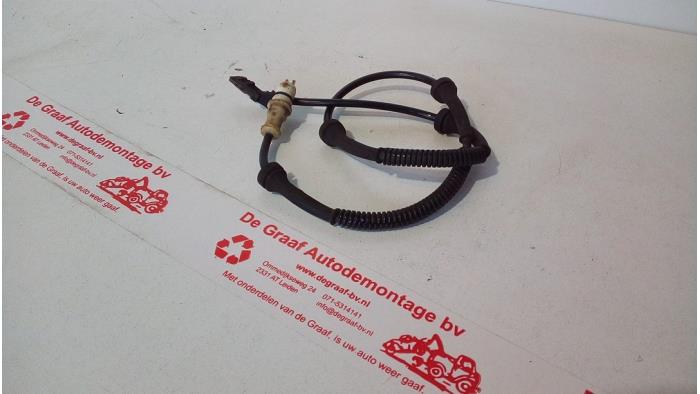Begagnade ABS-sensor Nissan Primastar 2.0 dCi 90 Pris € 25,00 Marginaltabell erbjuds av de Graaf autodemontage B.V.