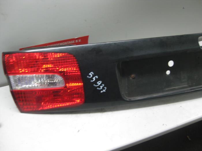 Réflecteur plaque arrière d'un Volvo V40 (VW) 1.8 16V 2004