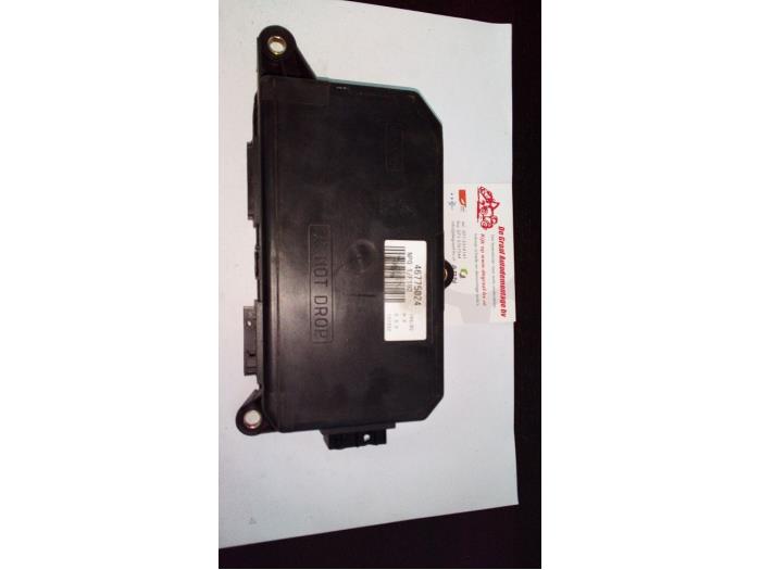 Używane Modul Comfort Fiat Stilo (192A/B) 1.2 16V Cena € 25,00 Procedura marży oferowane przez de Graaf autodemontage B.V.