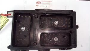 Usados Caja de fusibles Opel Astra H SW (L35) 1.7 CDTi 16V Precio de solicitud ofrecido por de Graaf autodemontage B.V.