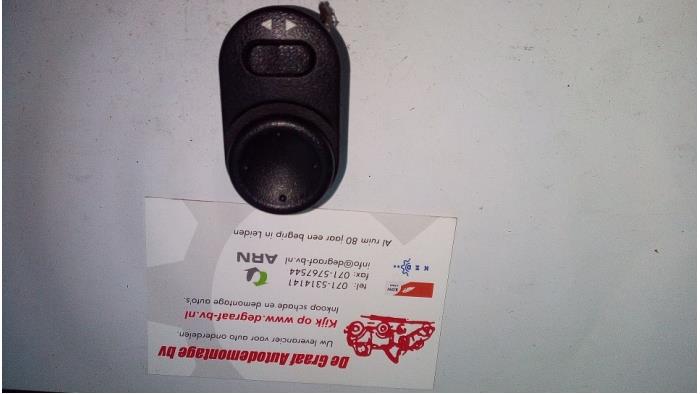 Mirror switch from a Opel Astra G (F08/48) 1.6 16V 2003
