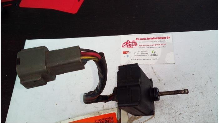 Używane Silnik reflektora Nissan Vanette Cena na żądanie oferowane przez de Graaf autodemontage B.V.
