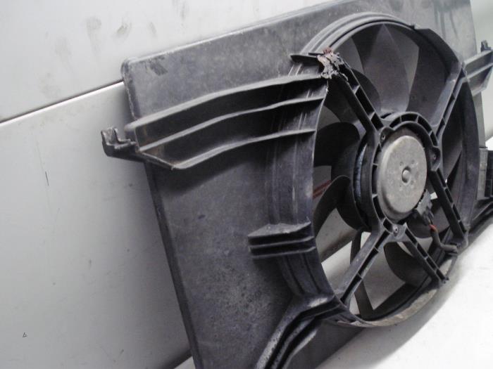 Używane Silnik wentylatora Opel Vectra C 1.8 16V Cena na żądanie oferowane przez de Graaf autodemontage B.V.