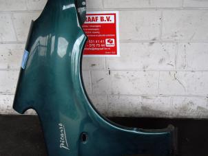 Used Front wing, right Citroen Xsara Picasso (CH) 1.6 Price on request offered by de Graaf autodemontage B.V.