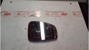 Used Mirror glass, right Renault Megane III Grandtour (KZ) 1.5 dCi 110 Price on request offered by de Graaf autodemontage B.V.