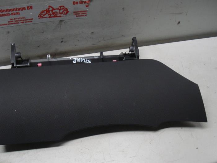 Begagnade Handskfack Toyota Yaris II (P9) 1.33 16V Dual VVT-I Pris på förfrågan erbjuds av de Graaf autodemontage B.V.