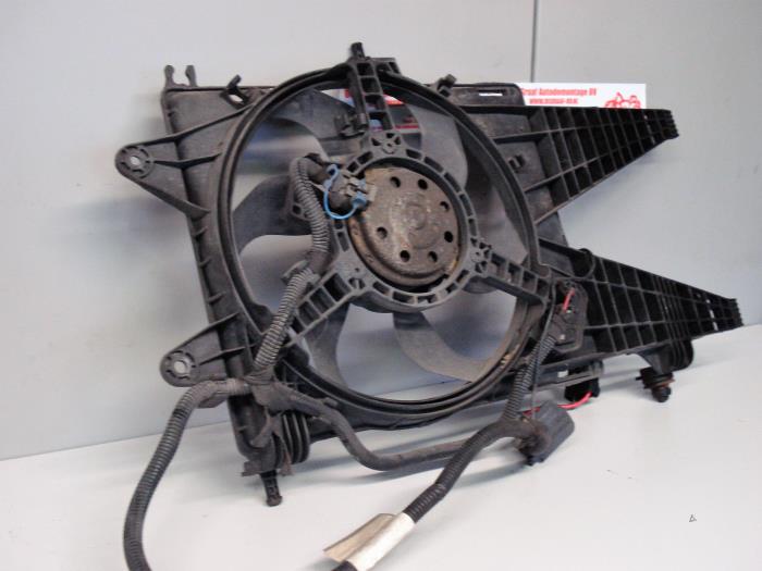 Używane Silnik wentylatora Fiat Punto II (188) 1.3 JTD Multijet 16V Cena na żądanie oferowane przez de Graaf autodemontage B.V.