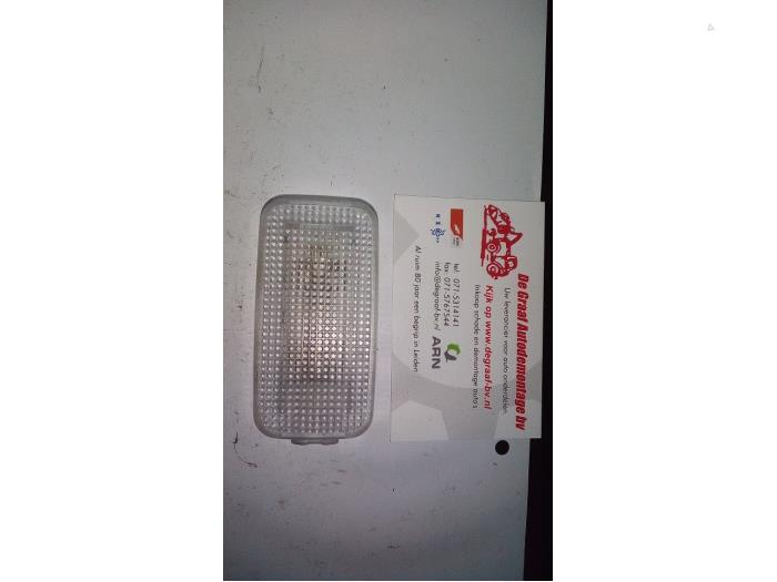 Używane Lampa Toyota Yaris II (P9) 1.33 16V Dual VVT-I Cena na żądanie oferowane przez de Graaf autodemontage B.V.