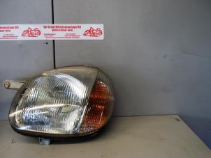 Used Headlight, left Hyundai Atos 1.0 12V Price on request offered by de Graaf autodemontage B.V.