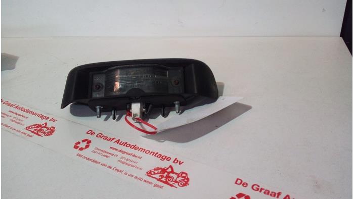 Begagnade Nummerskyltbelysning Opel Vivaro 1.9 DI Pris € 20,00 Marginaltabell erbjuds av de Graaf autodemontage B.V.