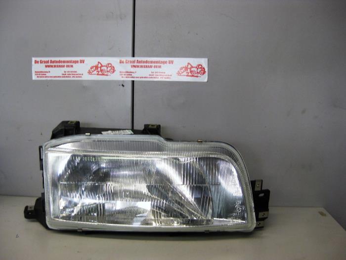 Używane Reflektor prawy Renault R21 Cena na żądanie oferowane przez de Graaf autodemontage B.V.