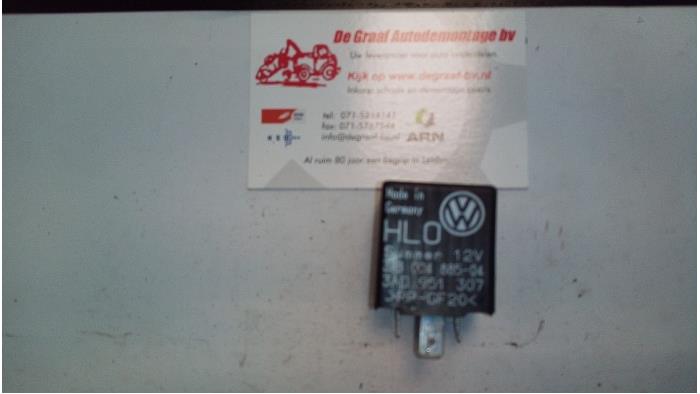Begagnade Relä Volkswagen Transporter T4 1.9 TD Pris € 10,00 Marginaltabell erbjuds av de Graaf autodemontage B.V.