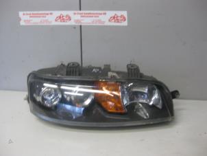 Used Headlight, right Fiat Punto II (188) 1.2 60 S 3-Drs. Price on request offered by de Graaf autodemontage B.V.