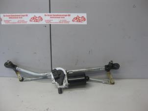 Used Wiper motor + mechanism Fiat Punto II (188) 1.2 60 S 3-Drs. Price on request offered by de Graaf autodemontage B.V.