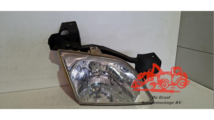 Używane Reflektor prawy Pontiac Trans Sport 3.4 Cena € 35,00 Procedura marży oferowane przez de Graaf autodemontage B.V.
