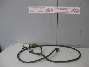 Used Cable (miscellaneous) Renault Clio III (BR/CR) 1.2 16V 75 Price on request offered by de Graaf autodemontage B.V.