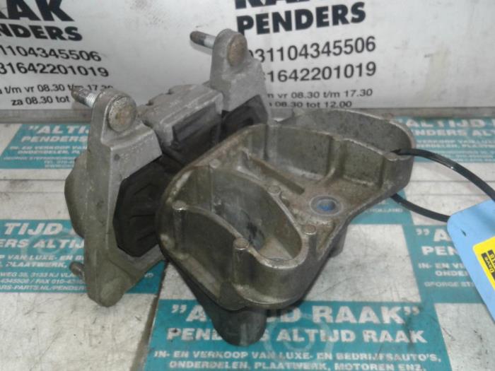 Gearbox mount from a Audi A6 2008