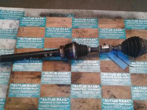 Used Front drive shaft, right Volvo V40 Price on request offered by "Altijd Raak" Penders
