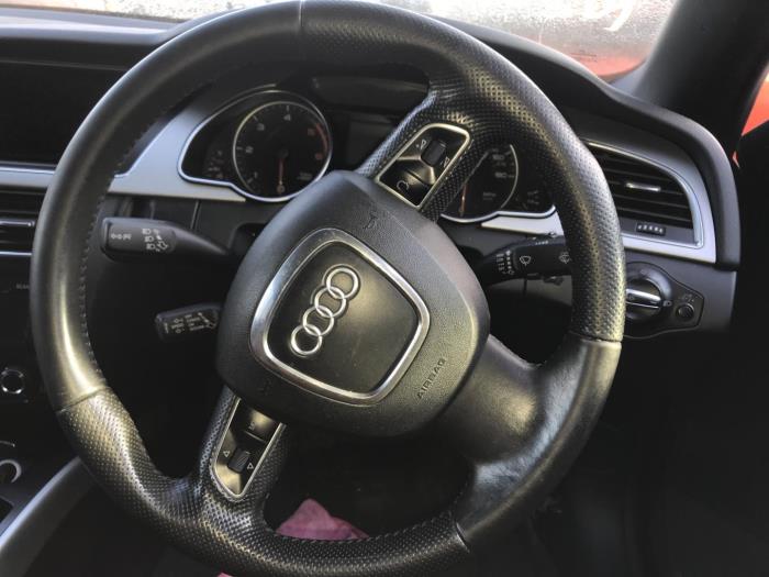 Left airbag (steering wheel) from a Audi A5 Cabrio (8F7) 2.0 TDI 16V 2010