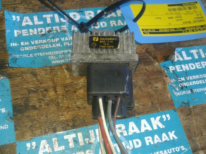 Glow plug relay from a Renault Clio 2004