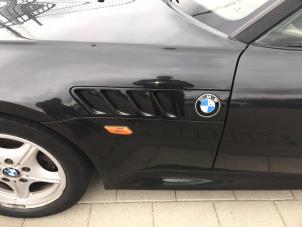 Used Front wing, left BMW Z3 Roadster (E36/7) 1.9 16V Price on request offered by "Altijd Raak" Penders