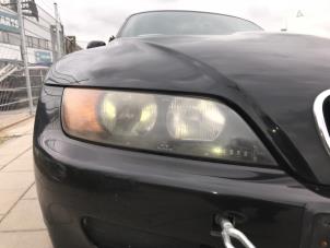 Used Headlight, right BMW Z3 Roadster (E36/7) 1.9 16V Price on request offered by "Altijd Raak" Penders
