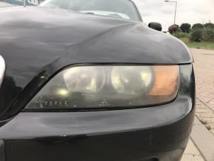 Used Headlight, left BMW Z3 Roadster (E36/7) 1.9 16V Price on request offered by "Altijd Raak" Penders