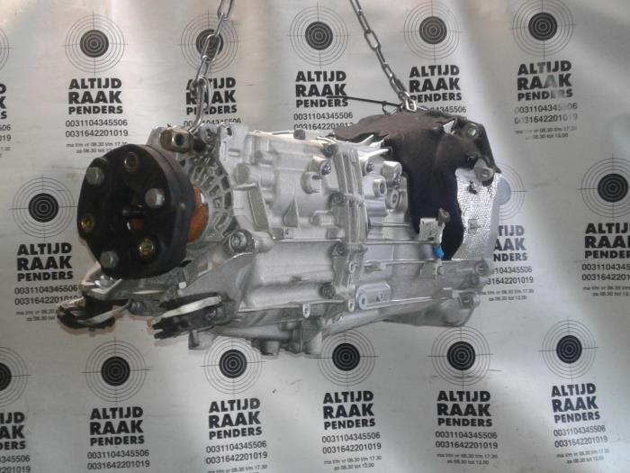 Gearbox from a BMW 1 serie (E82) 120d 16V 2013