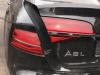 Nebelschlussleuchte van een Audi A8 (D4), 2009 / 2018 4.2 TDI V8 32V Quattro, Limousine, 4-tr, Diesel, 4.134cc, 283kW (385pk), 4x4, CTEC, 2013-10 / 2018-01, 4H2; 4H8; 4HC; 4HL 2015