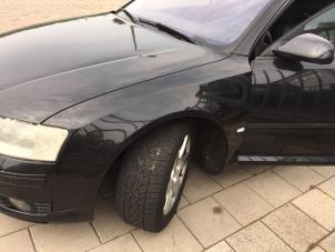 Used Front wing, left Audi A8 (D3) 4.0 TDI V8 32V Quattro Price on request offered by "Altijd Raak" Penders