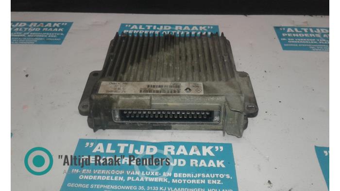 Used Engine management computer Renault Clio (B/C57/357/557/577) 1.2 Eco Kat. Price on request offered by "Altijd Raak" Penders