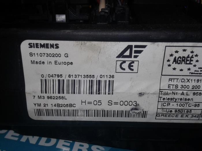 Fuse box Ford Galaxy - S110730200G SIEMENS