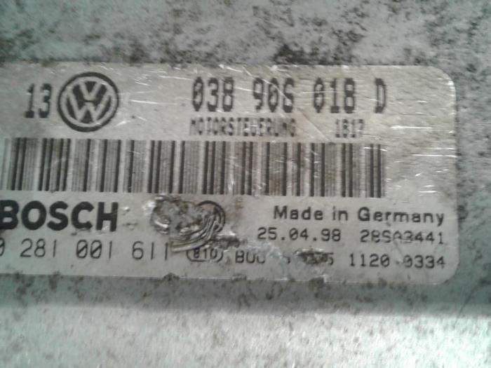 Calculateur moteur d'un Volkswagen Golf IV 4Motion (1J1) 1.9 TDI 90 1998