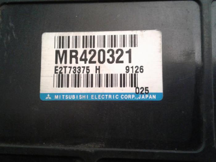 Komputer sterowania silnika z Mitsubishi Carisma 1.8 GDI 16V 2001