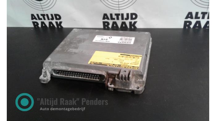 Used Engine management computer Renault Clio (B/C57/357/557/577) 1.8 16V Kat. Price on request offered by "Altijd Raak" Penders