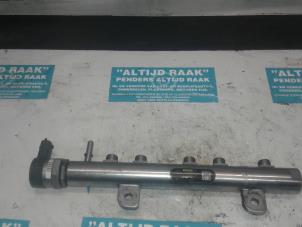 Used Fuel injector nozzle Jeep Grand Cherokee (WK/WK2) 3.0 CRD V6 24V Price on request offered by "Altijd Raak" Penders
