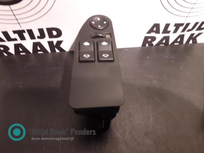 Usados Interruptor combinado de ventanillas BMW 5 serie Touring (E39) 525i 24V Precio de solicitud ofrecido por "Altijd Raak" Penders