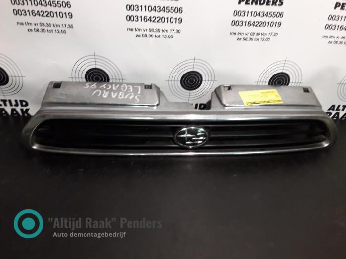 Używane Grill Subaru Legacy (BD) 2.2i GX 16V 4x4 Cena na żądanie oferowane przez "Altijd Raak" Penders