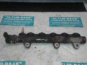 Used Fuel injector nozzle Opel Vivaro 2.0 CDTI Price on request offered by "Altijd Raak" Penders