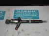 Injector (diesel) from a Toyota Avensis (T25/B1B) 2.0 16V D-4D 115 2004