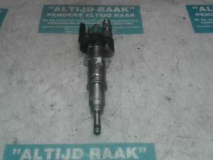 Used Injector (petrol injection) BMW 1 serie (E81) 120i 16V Price on request offered by "Altijd Raak" Penders