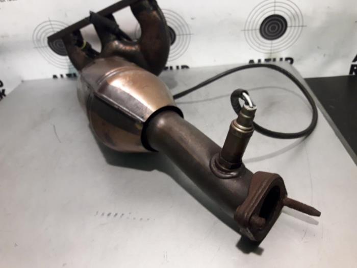 Catalytic converter from a BMW 3 serie (E46/2C) 330 Ci 24V 2000