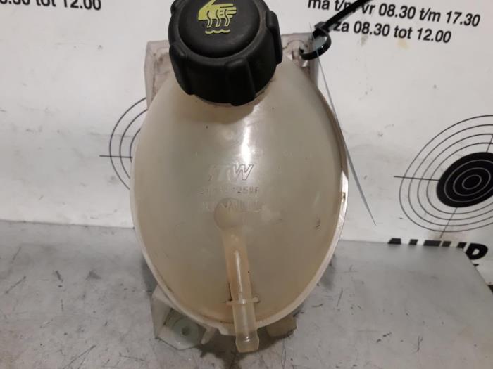 Expansion vessel from a Renault Grand Scénic III (JZ) 1.2 16V TCe 130 2013